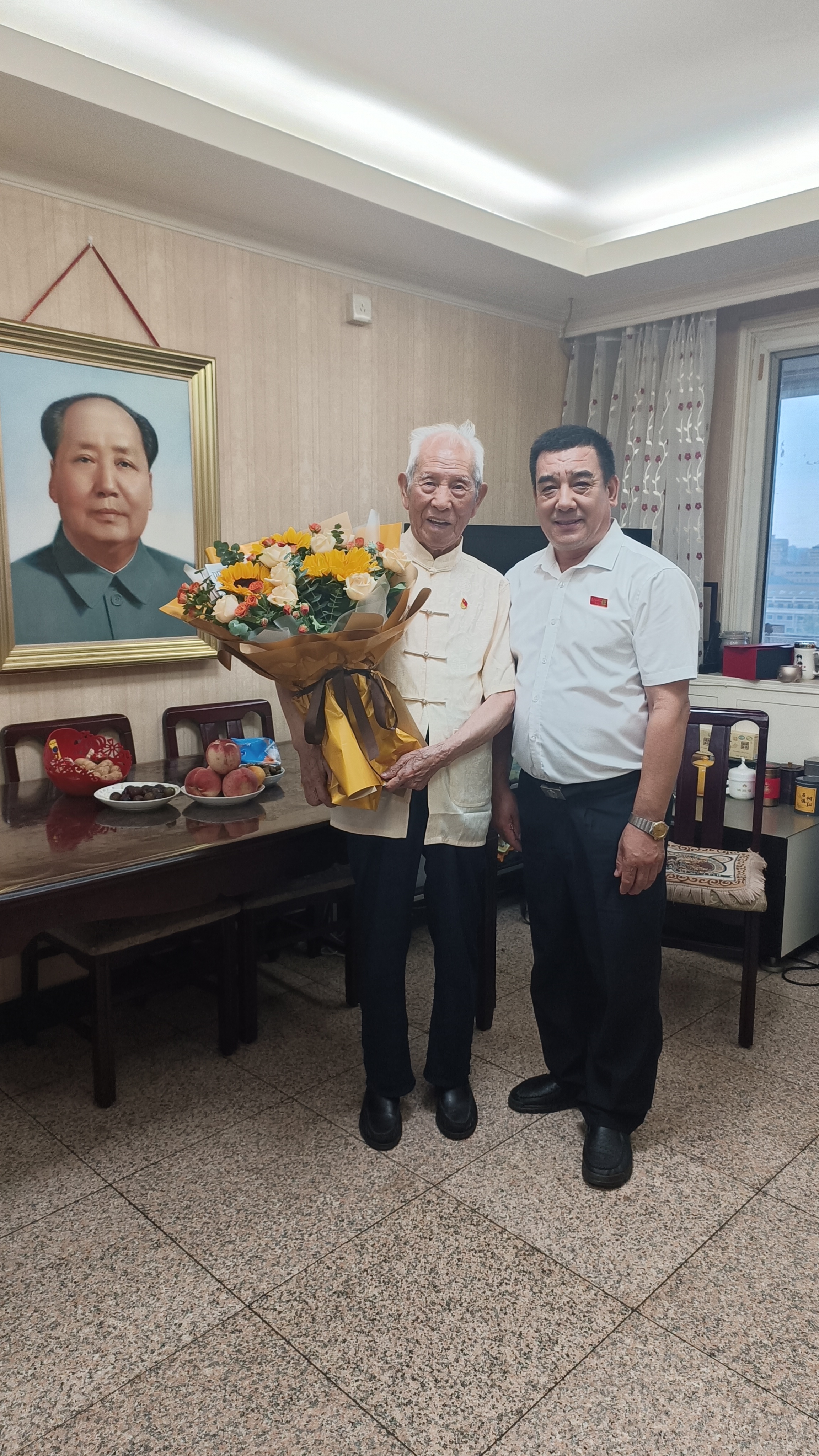 毛泽东思想研究院执行秘书长白勇民(图10)