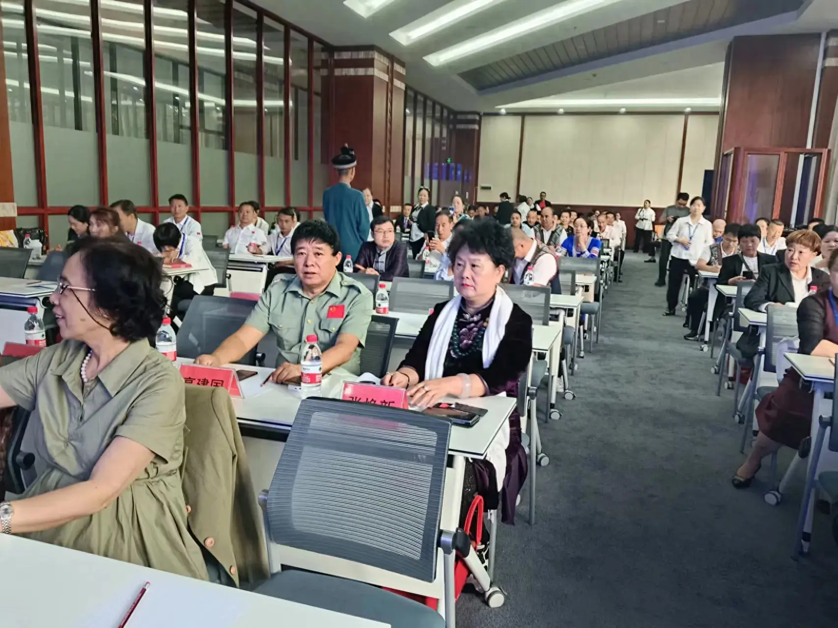 红色文化高建国应邀参加第二届北纬30度国际合作博鳌大会(图1)