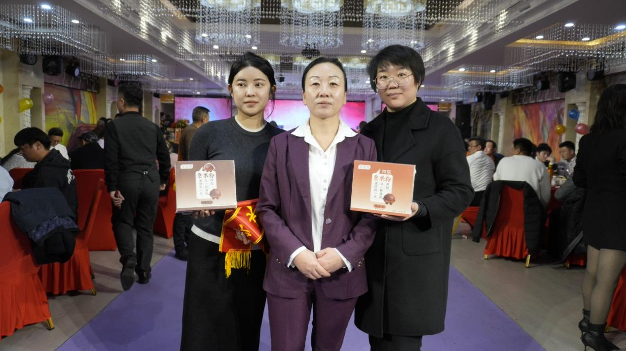 “公益点燃希望 赤委网与参战老兵同行” 春节联欢晚会在首都圆满落幕(图9)