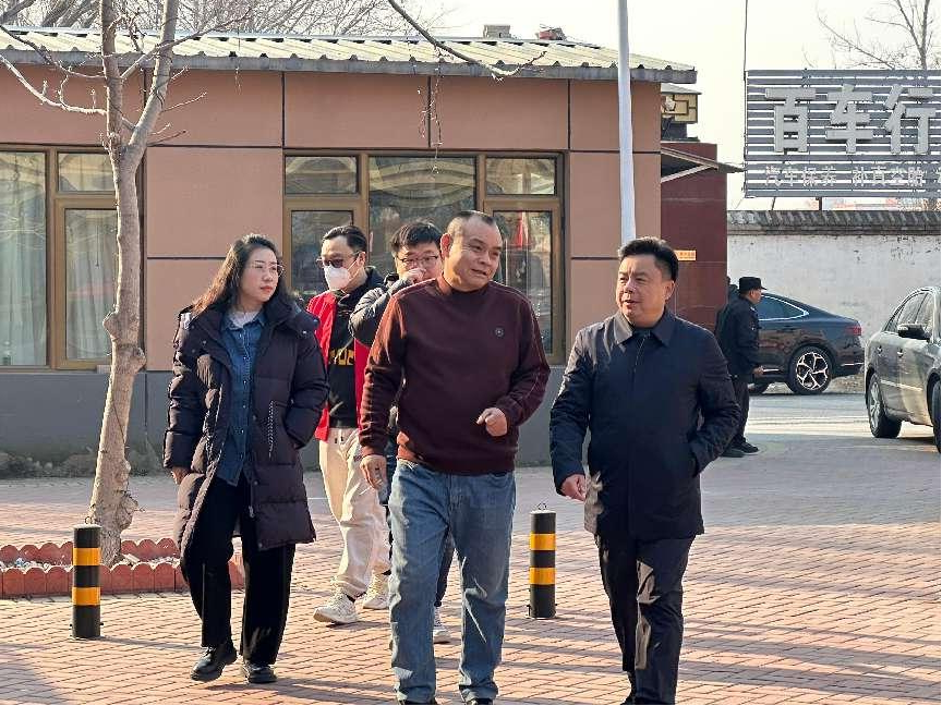 温情常系养老院 新春慰问暖人心 ——韩村河镇党委书记杨勇 - 副镇长李月一行走进中良福苑公益康养中心慰问参战老兵及老人 送去节日的祝福(图2)