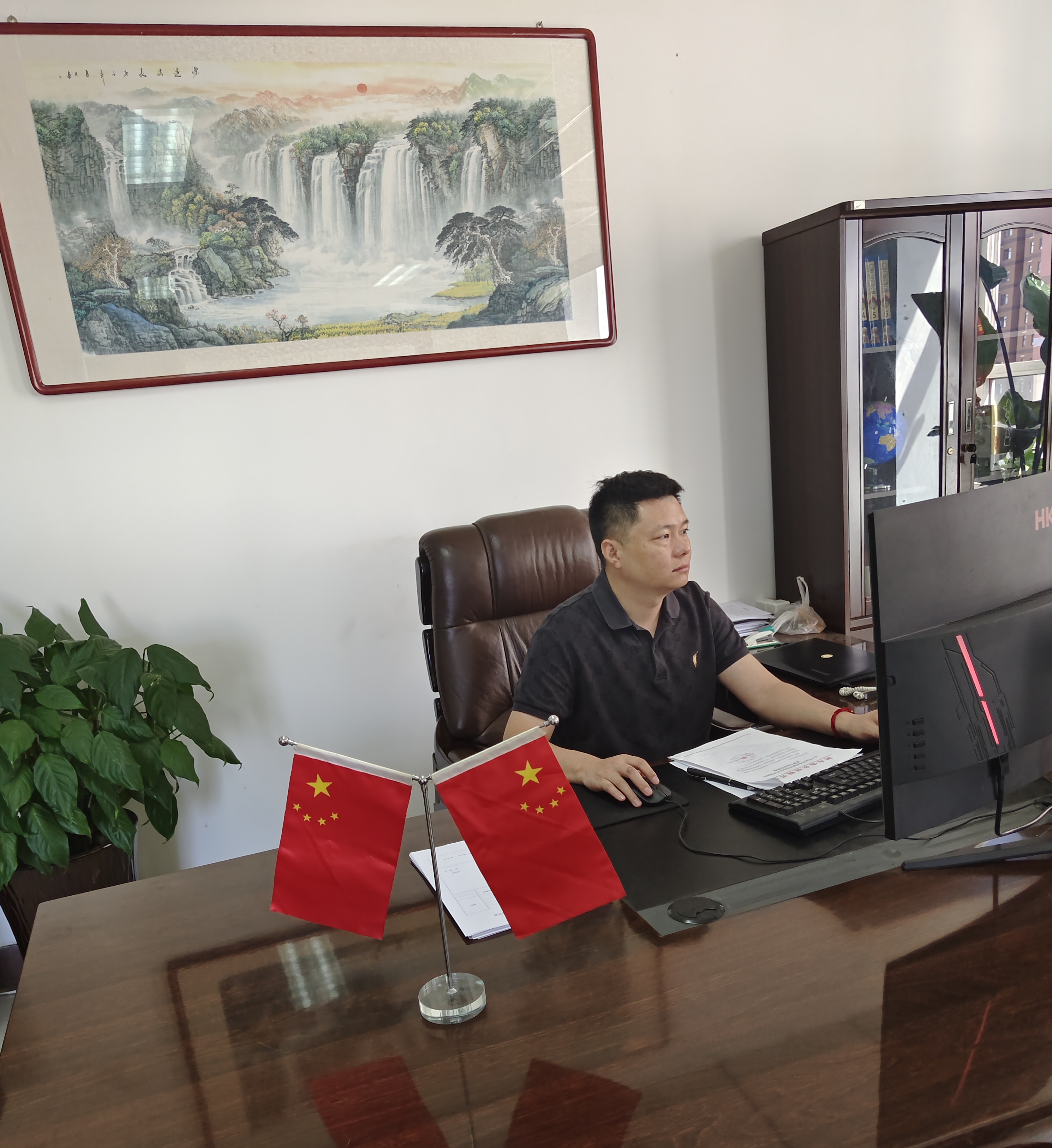 铁轨上的未来：铁路就业优势与大学生职业选择的新思路(图1)